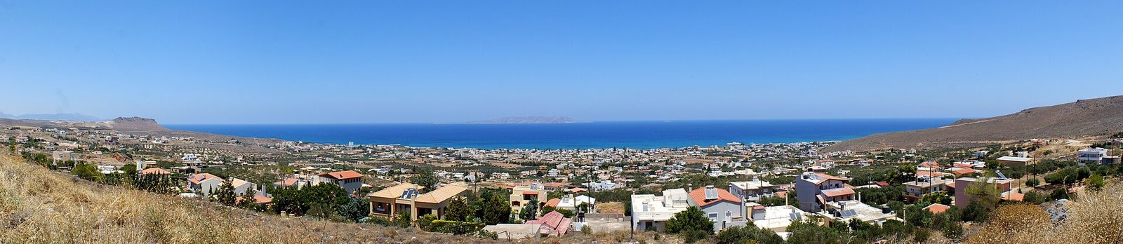 Långgrund familjestrand i Gouves på Kretas nordkust