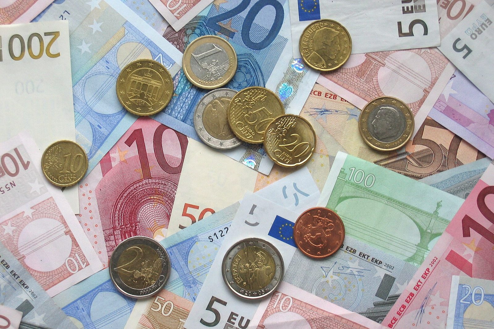 Eurosedlar och mynt